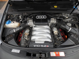 Illustration for article titled Why Buy A Ford Taurus When This Ridiculous V10 Audi S6 Is Way Less?